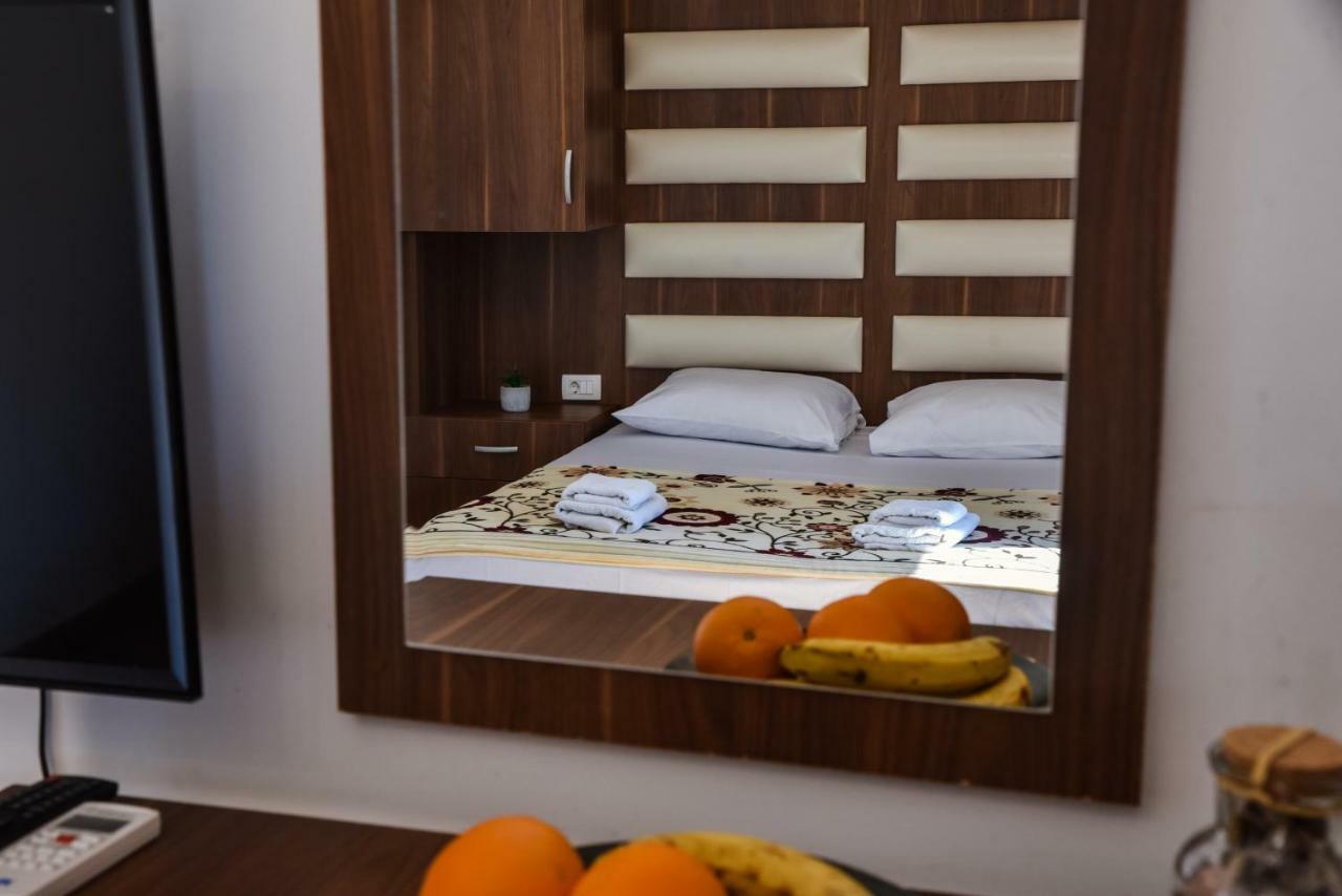 Riva Bed & Breakfast Ulcinj Bagian luar foto