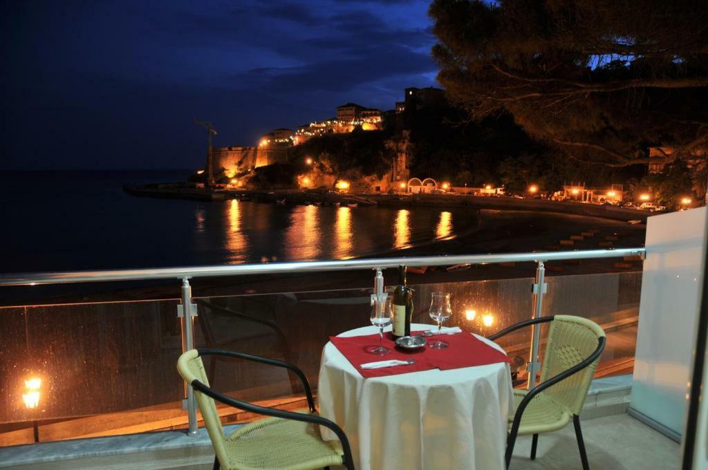 Riva Bed & Breakfast Ulcinj Bagian luar foto